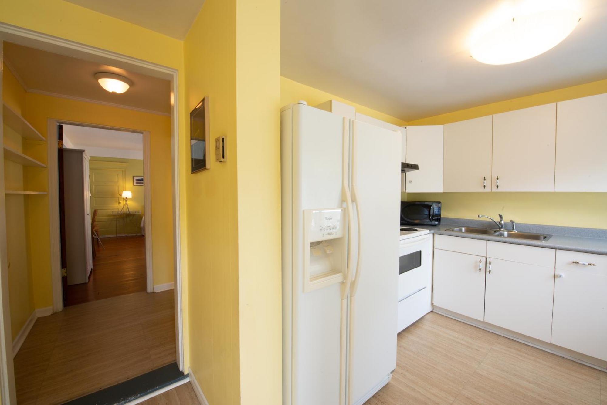 Ocean Island Garden Suites Виктория Стая снимка