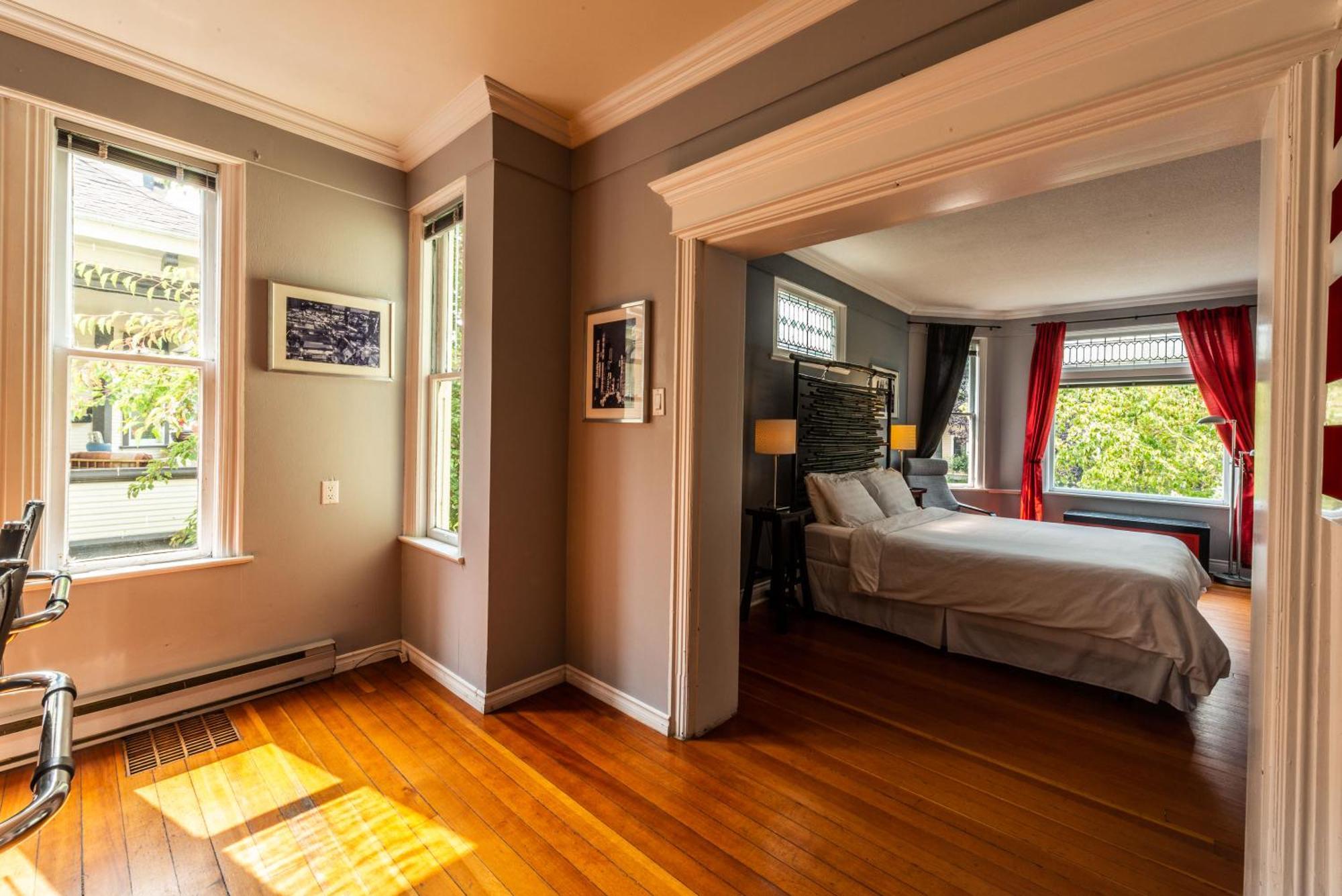 Ocean Island Garden Suites Виктория Стая снимка