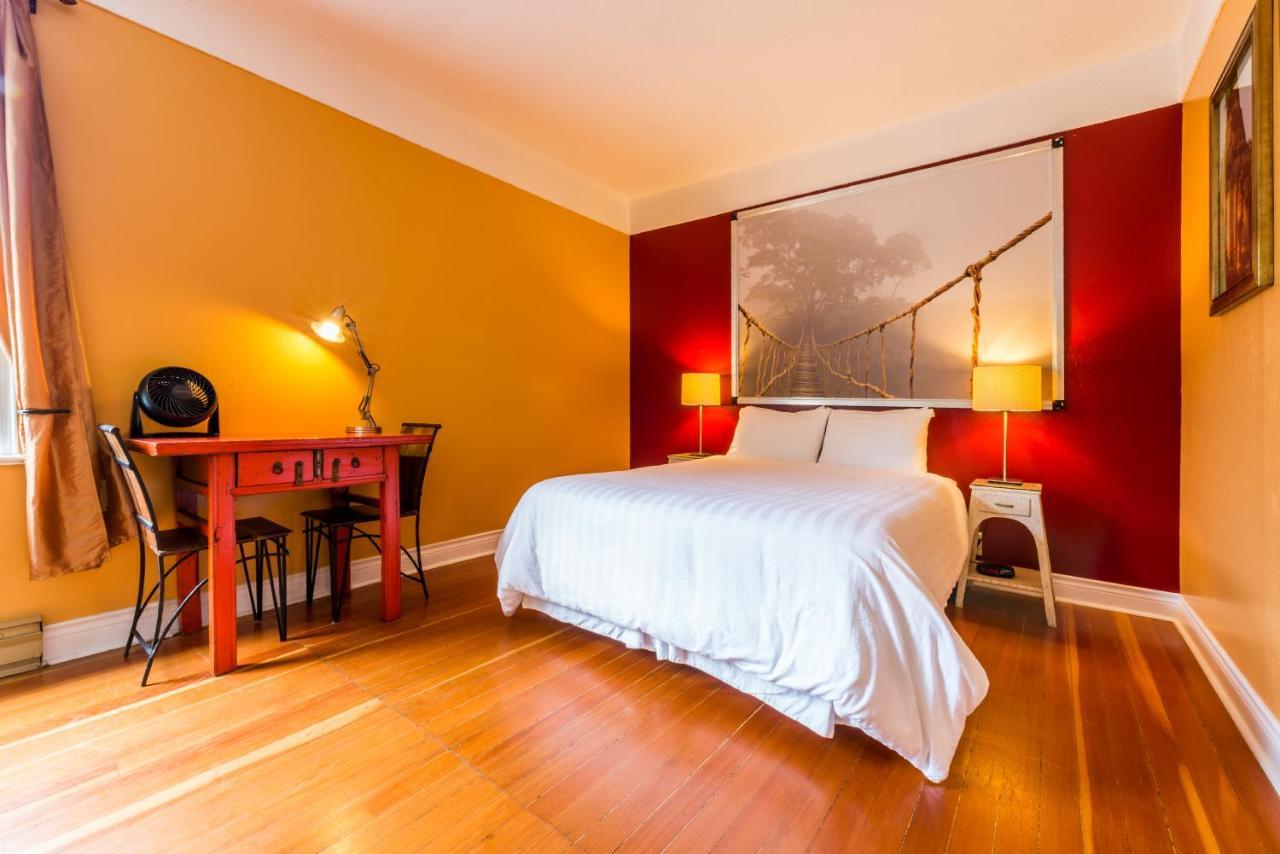 Ocean Island Garden Suites Виктория Екстериор снимка